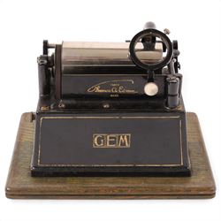 Early 20th century Edison GEM phonograph, in oak case, serial number G115232