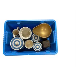 Set of scales with weights, together with Leonardo home storage jars and jug