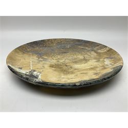 Cream marble plate, with grey, green and white undertones, D33cm