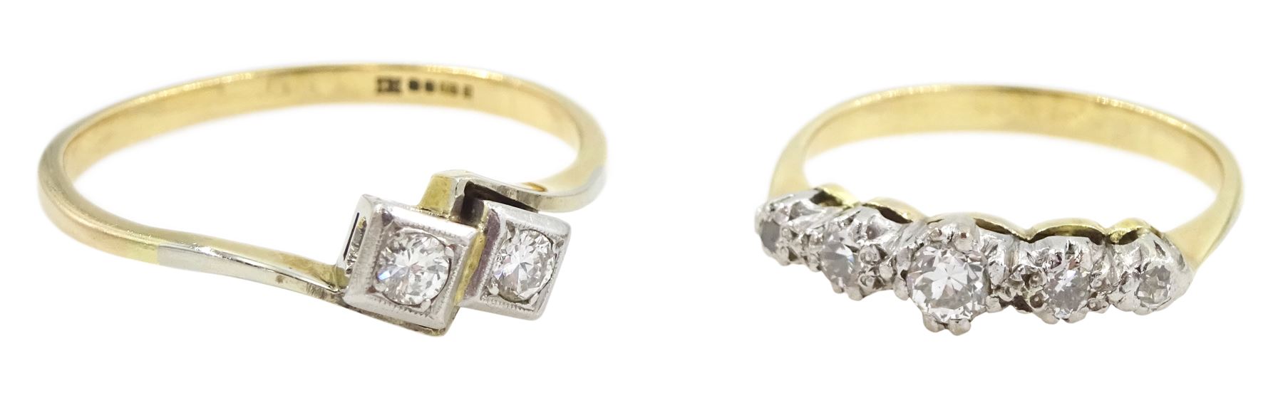 18ct gold two stone round brilliant cut diamond crossover ring, Sheffield 1998 and a 18ct gold five stone, single cut diamond ring