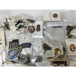 American patches and badges, including para wings, USS Constellation, Strategic Air Command, U.S. military academy, health service regt, Navy Seals, Air Defence Command, Seventh Fleet, various collar badges etc