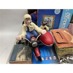 Large collection of Wallace & Gromit collectables, including four Born to Play  figures, clocks, composite figures, etc, in four boxes   