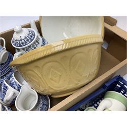 Sadler Kleen Kitchen Ware decorated with green stripes, together with two T.G Green 'The Gripstand' mixing bowls, James Broadhurs1977 silver jubilee tea service for six