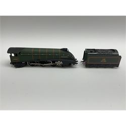 Hornby Dublo - three-rail A4 Class 4-6-2 locomotive 'Mallard' No.60022 in later mid-blue box with yellow interior; and separate unboxed tender 92)