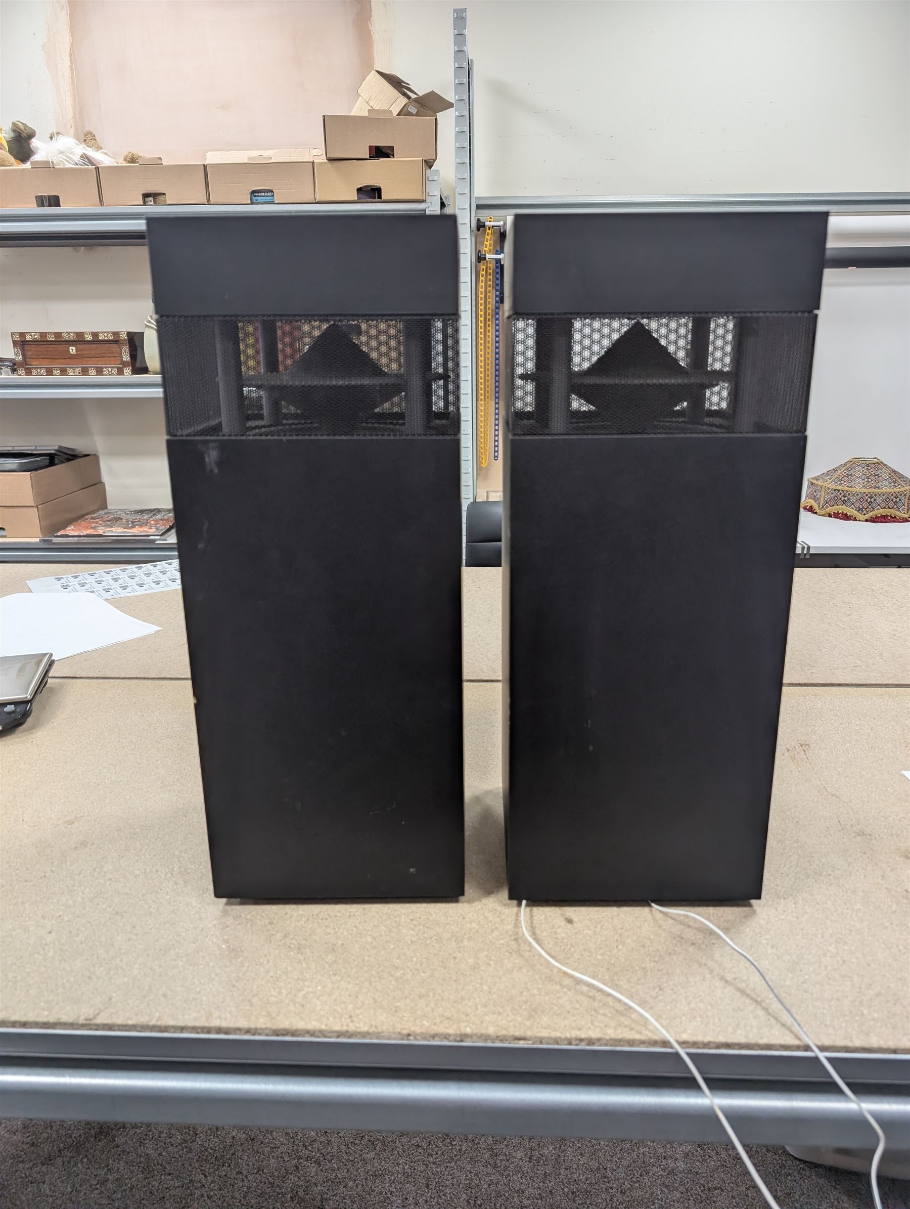 Sansui stereo tuner amplifier 1000X, pair of Sansui SP-2002 speakers and a pair of Hitachi SS-W50 omnidirectional speakers