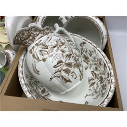 Burleigh Ware jug of baluster form modelled with fox and heron, cabbage dish, Carlton Ware lobster scallop dish, Royal Doulton The Hunting Man plate, Grimwades, other early 20th century ceramics and a Henry Alcock wash set to include jug and bowl, chamber pot etc