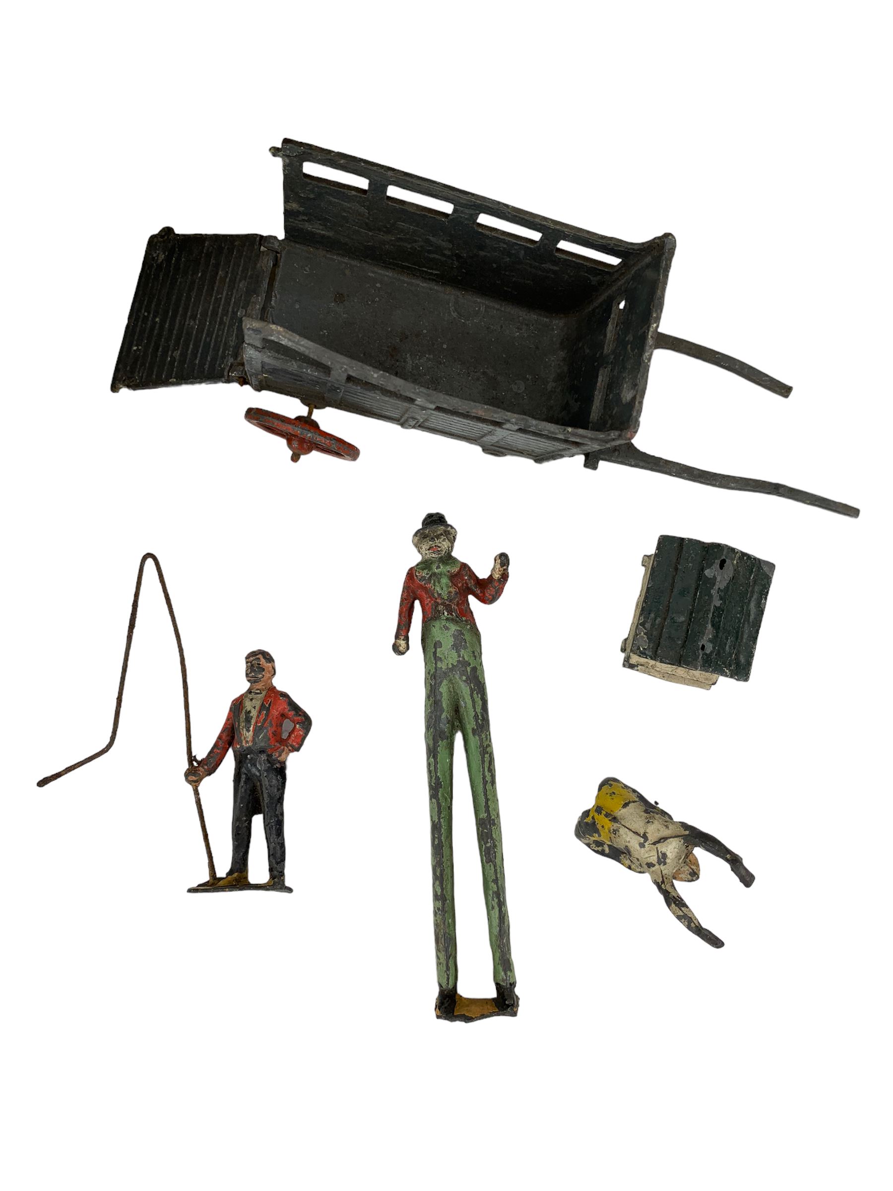 Number of lead farm animals, circus performers, farm carts etc by Britains, Charbens, Hill & Co etc