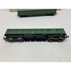 Hornby Dublo - 2-rail two car BR(S) set comprising Class 501 Suburban Motor Coach No.S65326 and trailer coach No.S77511; both in later unassociated plain boxes (2)