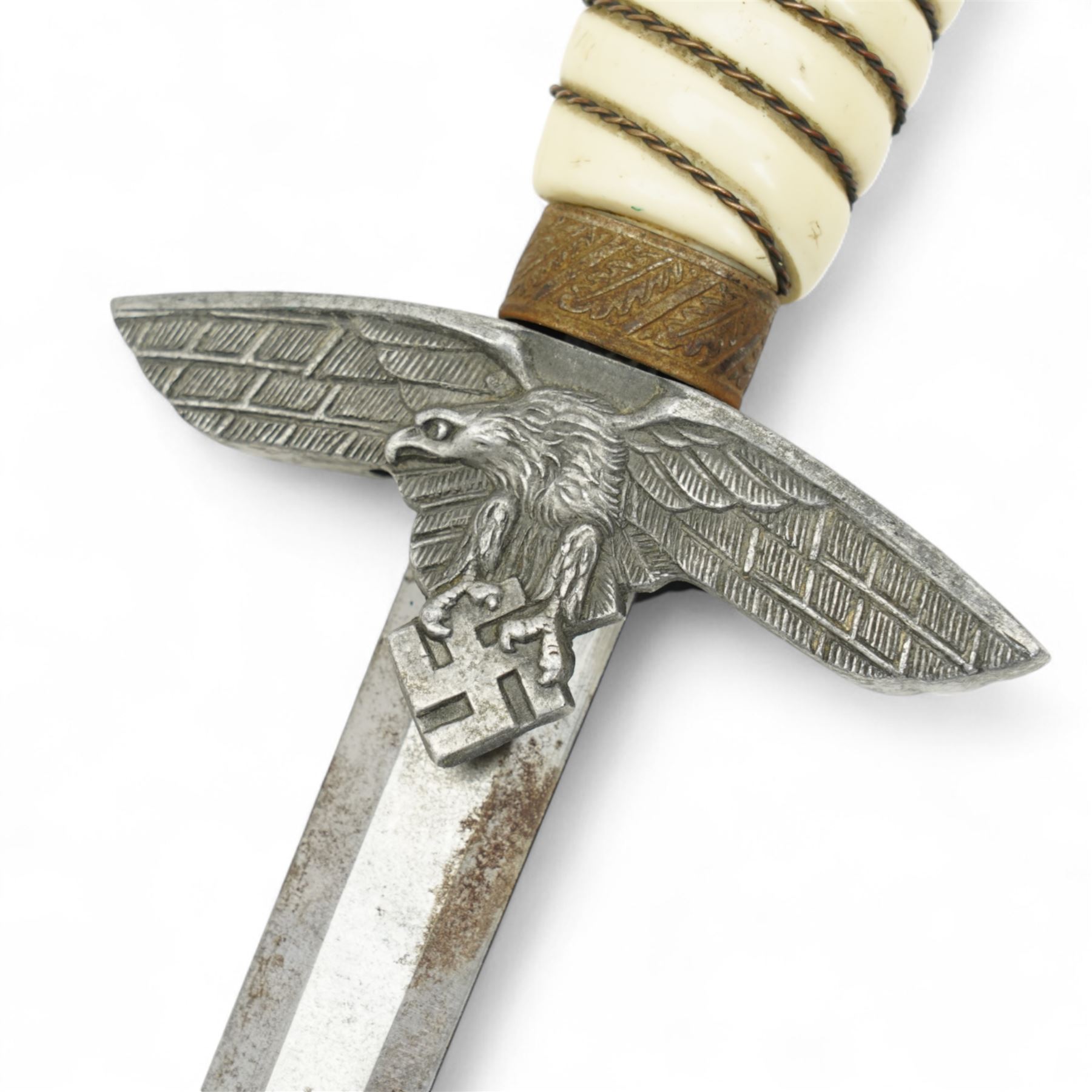 German Third Reich Luftwaffe dagger with unmarked blade and celluloid grip