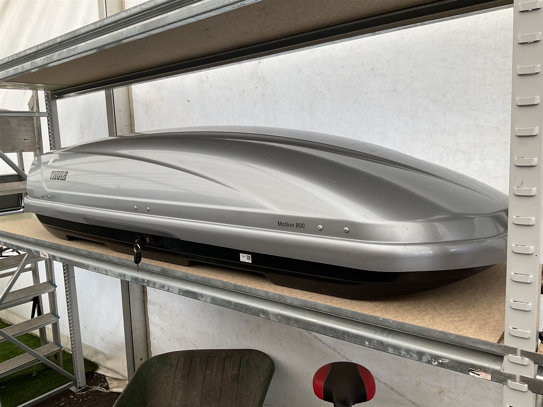 Thule car top box with keys - THIS LOT IS TO BE COLLECTED BY APPOINTMENT FROM DUGGLEBY STORAGE, GREAT HILL, EASTFIELD, SCARBOROUGH, YO11 3TX