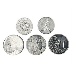 Five The Royal Mint United Kingdom fine silver coins comprising 2015 ‘Buckingham Palace’, 2016 ‘Big Ben’ and 2016 ‘Trafalgar Square’ one hundred pound coins, with 2015 ‘Britannia’ and 2016 ‘The Shakespeare Histories’ fifty pound coins