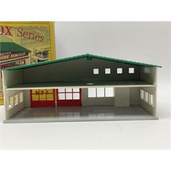 Matchbox - Series MF-1 Fire Station, in white with green roof, in original box 