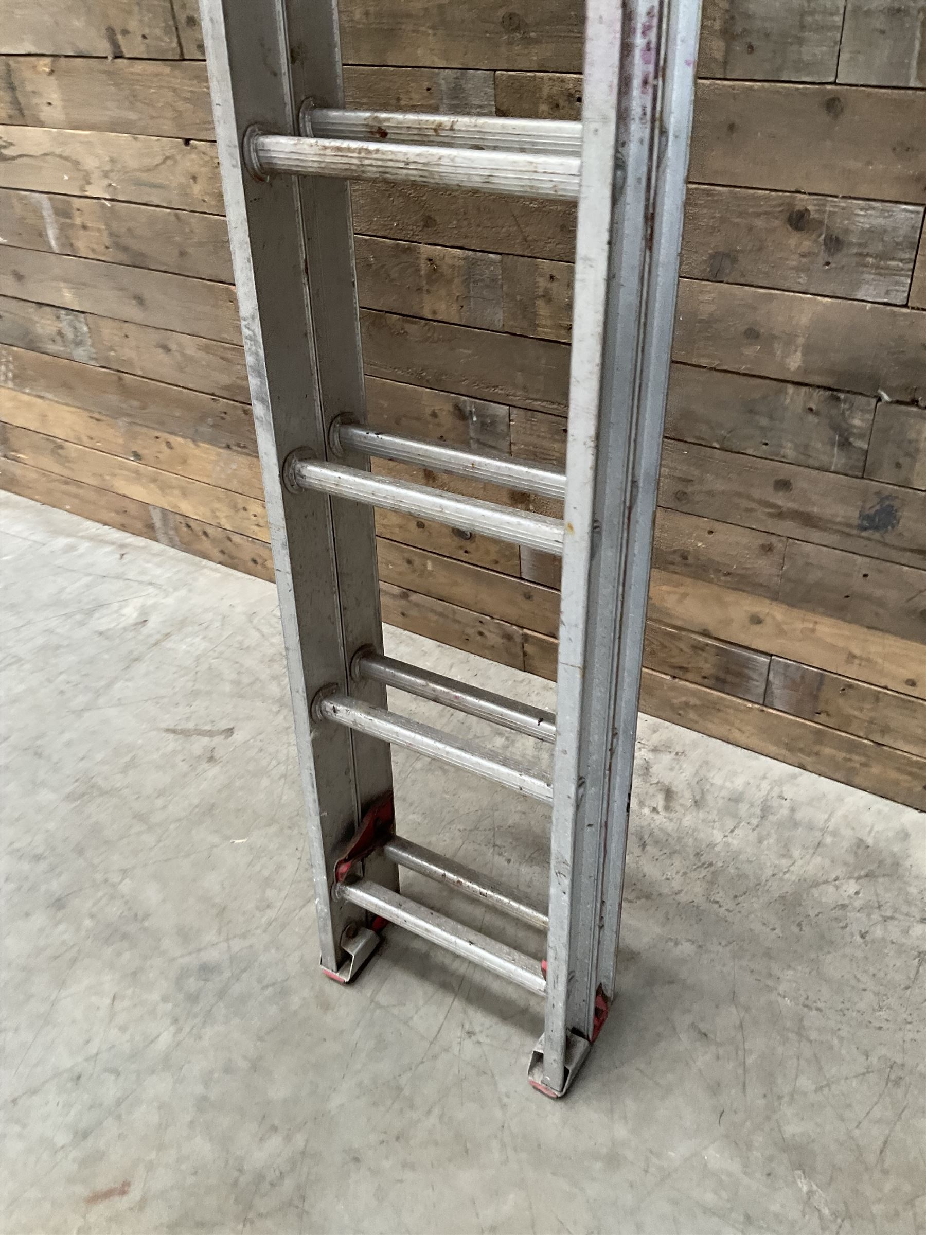 Clima aluminium extending ladders - 4.51m closed, extended 8.40m closed