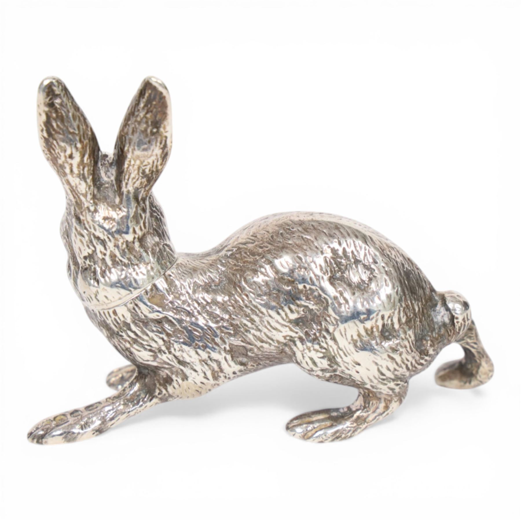 Victorian silver novelty pepperette, naturalistically modelled as a hare, hallmarked Thomas Johnson II, London 1885, L6cm
