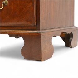 George III mahogany chest, rectangular top over four long cock-beaded drawers, fitted with brass swan neck handles and circular plates, lower moulding over bracket feet 