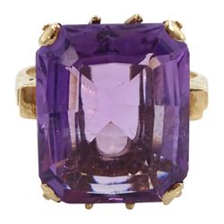 Gold single stone radiant cut amethyst ring, stamped 9ct 
