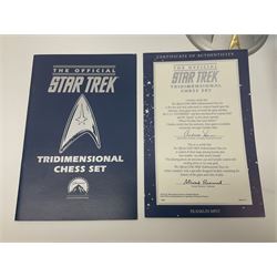 Star Trek Franklin Mint 1994 Tridimensional chess set with certificate of authenticity 