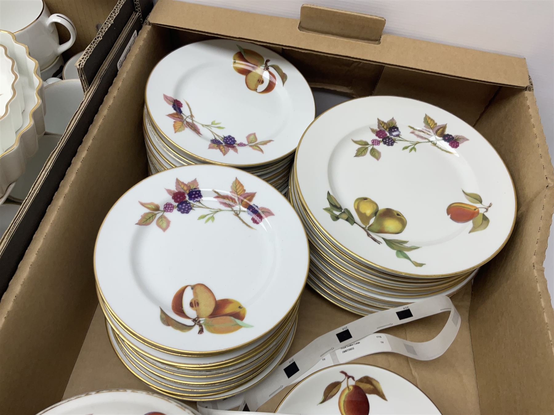 Extensive collection of Royal Worcester Evesham pattern tea and