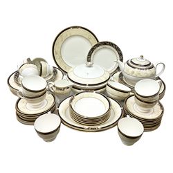 Wedgwood cornucopia pattern tea and dinn