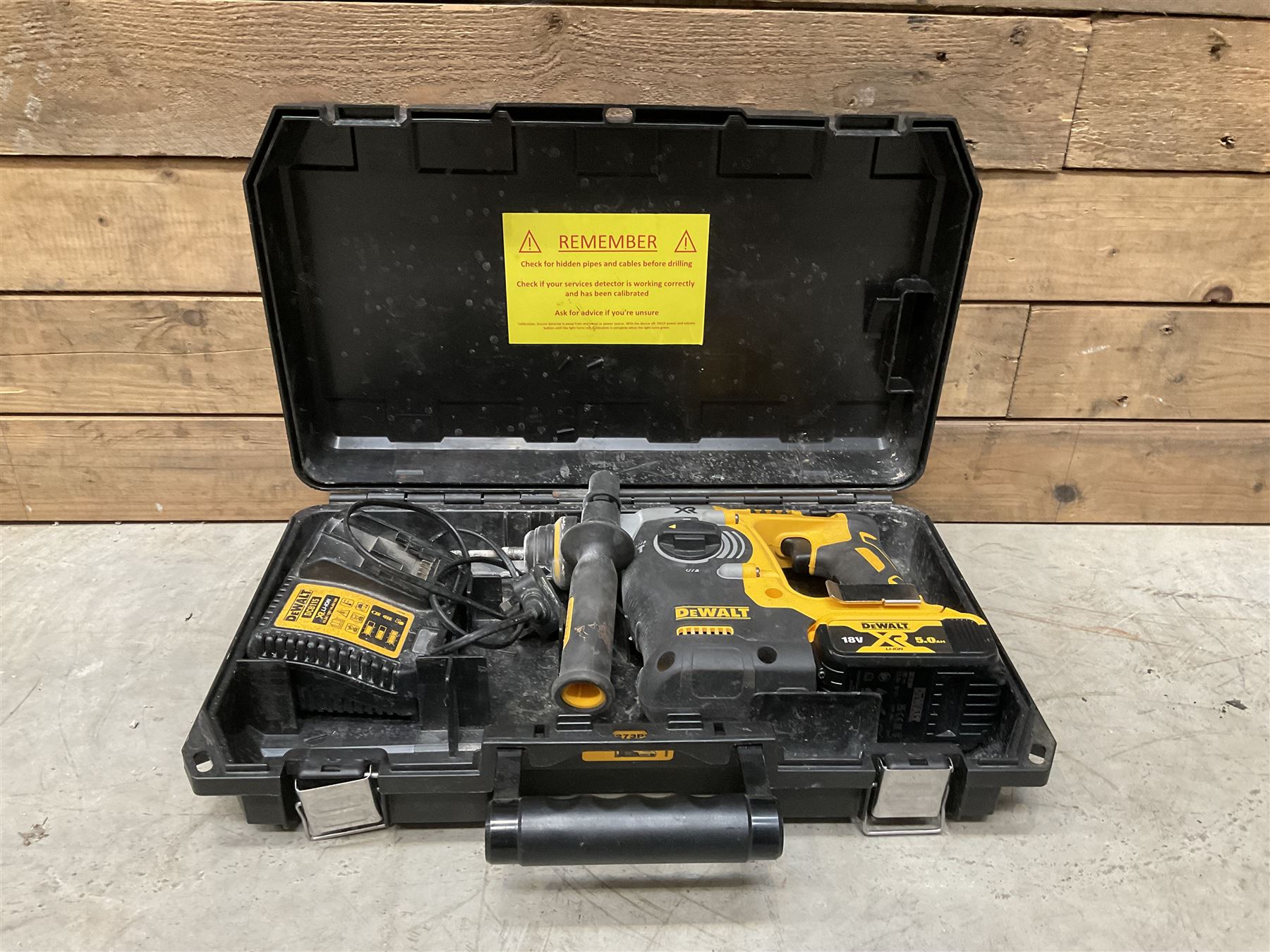 DeWalt DCH273 18V brushless hammer drill, with battery and charger