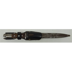  German Bayonet, 25cm single edge fullered blade marked E.Siepmann & Co. Soligen, part wooden grip, in steel scabbard, with leather frog, L42cm    