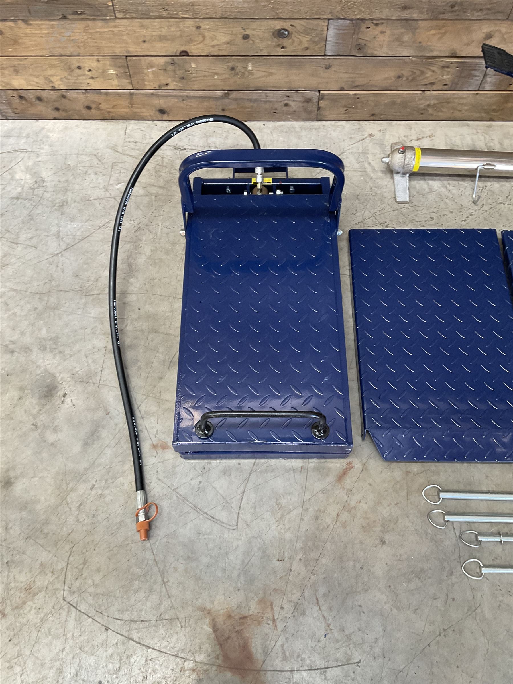 Heavy duty CR06XHD hydraulic vehicle car ramps