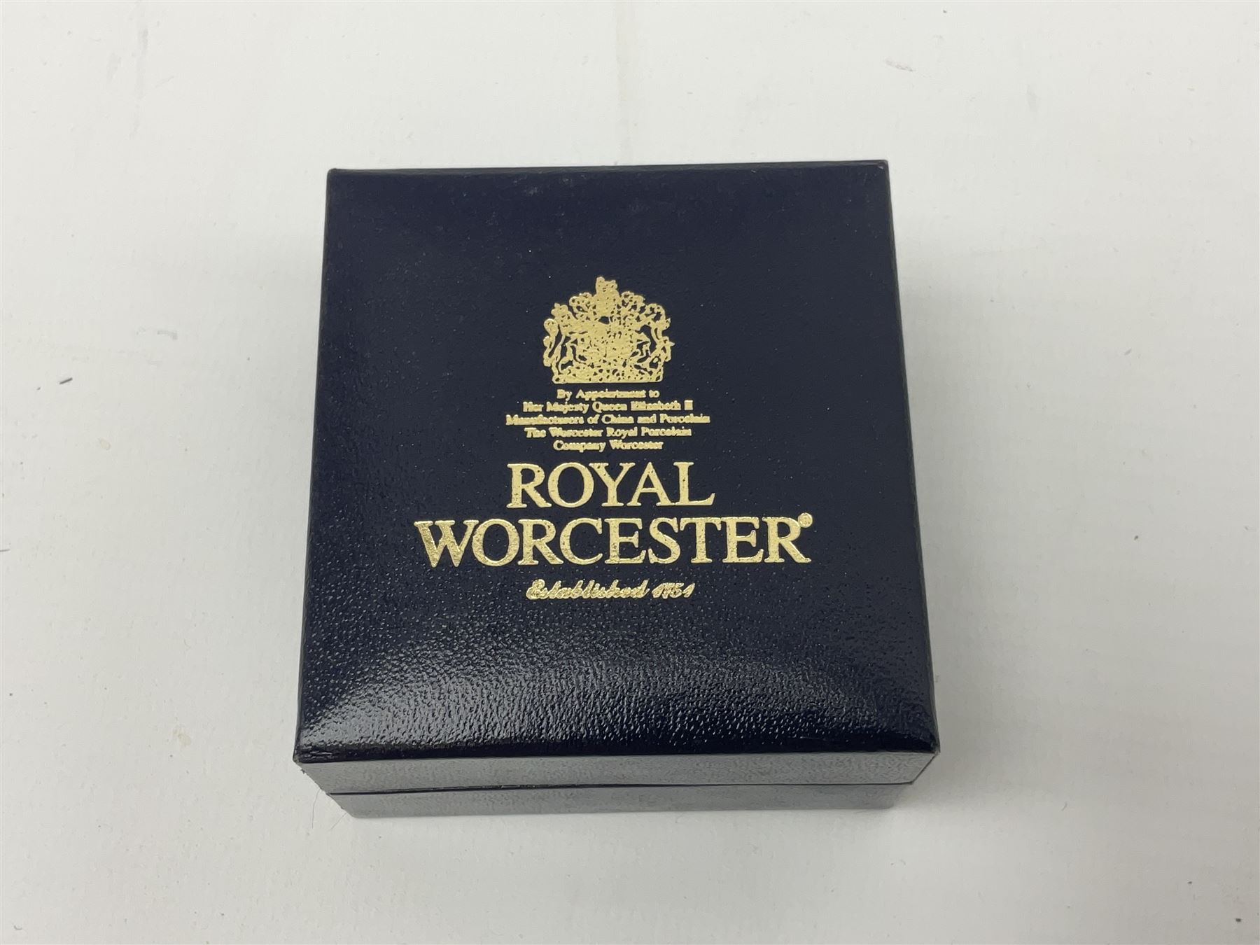 Royal Worcester porcelain pill box from The Connoisseur Collection ...