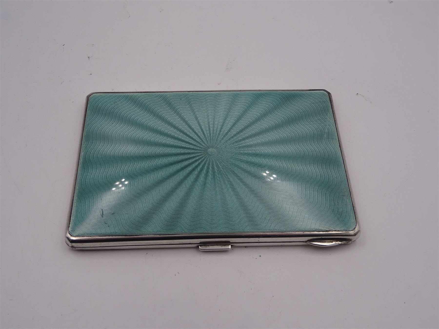 lovers cigarette holder robert stern Robert Stern's 1954 “lovers' cigarette holder,” famously featured in LIFE  magazine, was a Y-shaped device designed for couples to share a single  smoke. Though pitched as a romantic novelty, this eccentric mid-century
