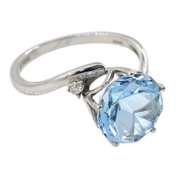 9ct white gold round blue stone and diamond chip ring, hallmarked