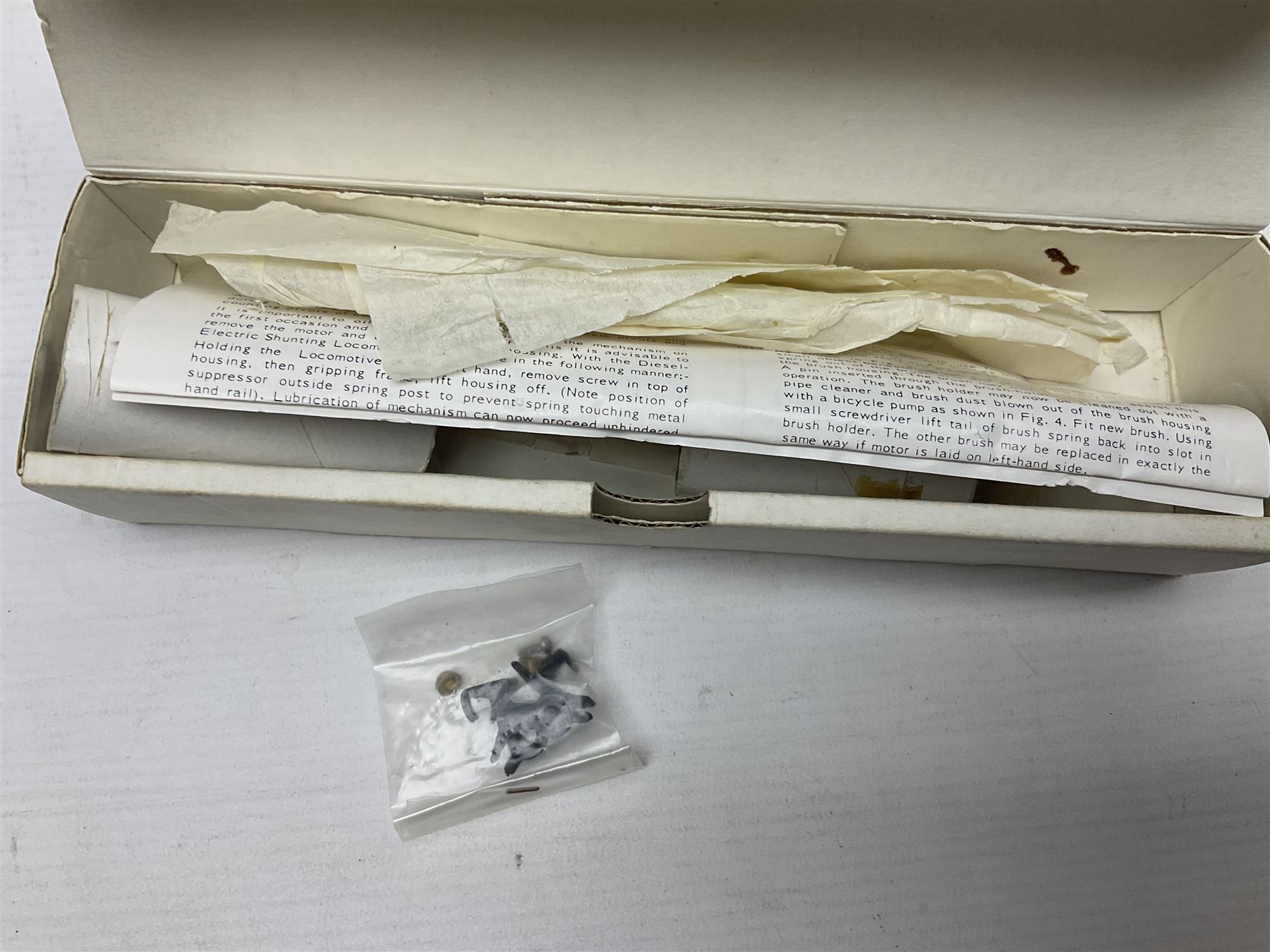 Wrenn '00' gauge - three Class 08 0-6-0 Diesel Shunting locomotives - No.7124 in LMS Black; No.D3464 in BR Blue; and No.D3783 in BR Green; all boxed with instructions (3)