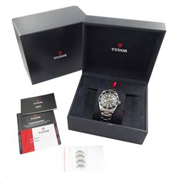 Tudor Black Bay Heritage gentleman's stainless steel automatic wristwatch, Ref. 79230N, serial No. Q106276, black dial with luminous dot and baton hour markers, on Tudor bracelet, with fold-over clasp, boxed with additional links and guarantee card dated 2019