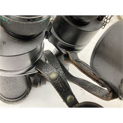 Pair of British WW2 period 7X CF41 binoculars by Barr & Stroud, Glasgow & London, A.P. No. 1900A, serial No. 59018, with broad arrows 