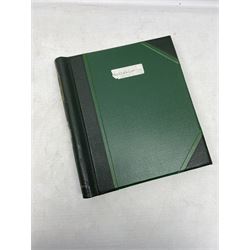 Australia 1913 and later stamps, including used and unused examples, postage due stamps, Queen Elizabeth II issues etc, housed in 'The Utile Hinged Leaf Album'