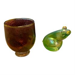 iridescent green glass frog paperweight, in the manner of John Ditchfield, together with Martin Yeates glass bowl