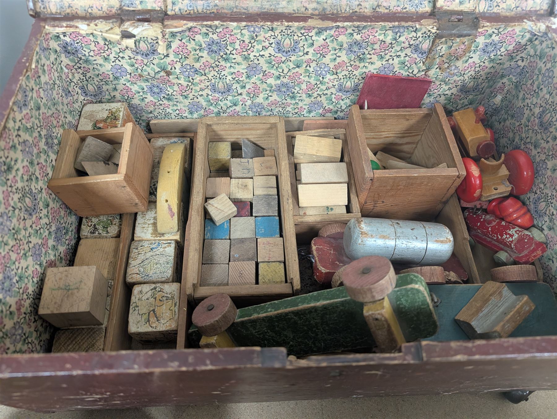 Wooden model fort, collection of Britains Deetail soldiers and similar and wooden building blocks 