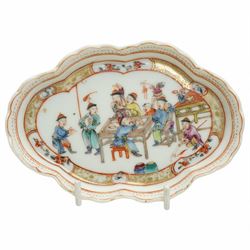 Set of Chinese 20th century tea wares, comprising three bowls of graduating sizes, teacup, spoon rest and small plate, decorated with scenes of figures around a table, each with scalloped rim, largest bowl D12cm