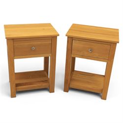 Pair of contemporary oak bedside cabinets, each fitted with single drawer
