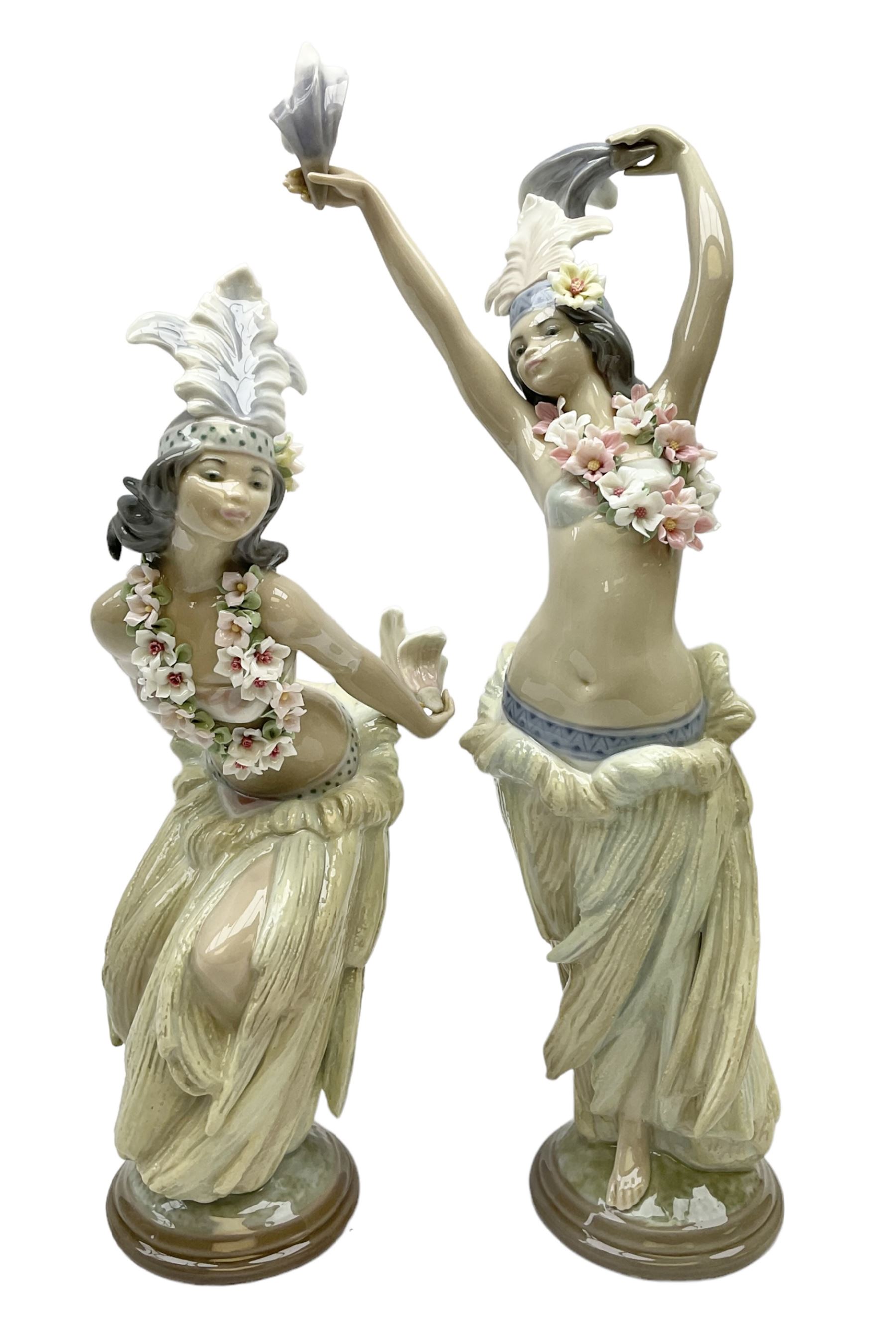 Two Lladro figures, comprising Momi no 1529 and Mahlia no 1531, both with original boxes, both year issued 1987, year retired 1989, largest example H29cm