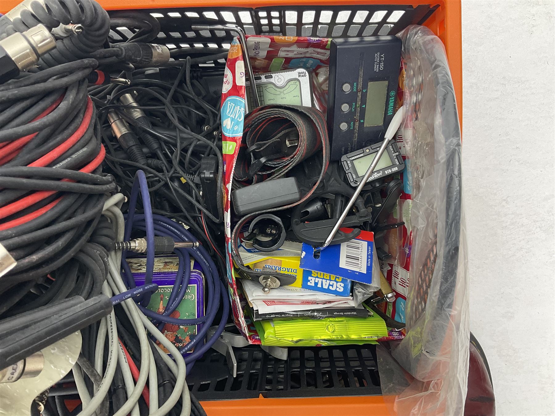 Alesis SR-16 drum machine, Neewer 48V phantom power supply, microphone stand, Genexxa microphone, quantity of jack to jack cables and other similar items