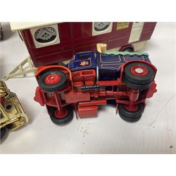 Corgi - various models both boxed and loose to include Dibnahs Choice 1 50 scale 80308, Classics 31702 and 97920, along with loose 1937 Rolls Royce 111 Sedance de Ville model, further mostly Showmans Range models and assembled fairground kits