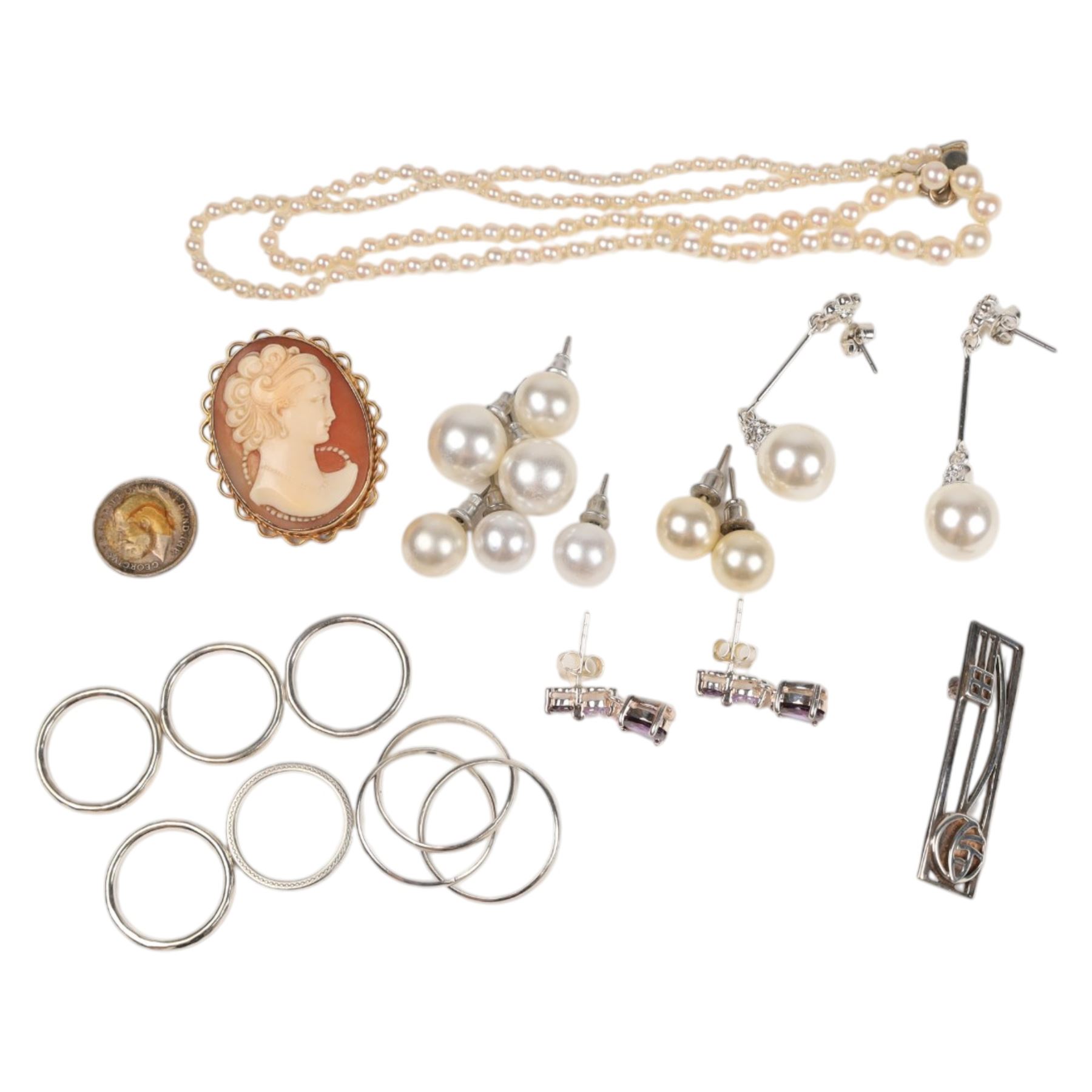9ct gold cameo brooch, hallmarked, silver jewellery including rings and brooch, cultured pearl necklace and costume jewellery