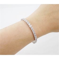 18ct white gold round brilliant cut diamond bracelet, stamped, total diamond weight approx 9.60 carat