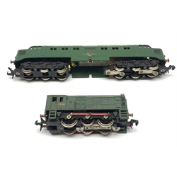 Hornby Dublo - 3232 three-rail Co-Co Diesel Electric locomotive and 3231 three-rail 0-6-0 Diesel-Electric Shunting locomotive, both boxed (2)