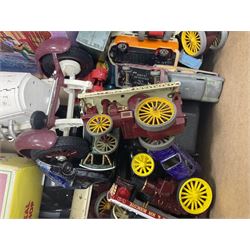 Quantity of playworn boxed and loose model and die-cast vehicles to include Matchbox Models of Yesteryear YSH1 Gypsy Caravan 1900, boxed; further models from Burago, Oxford, Maisto, Solido etc, in three boxes