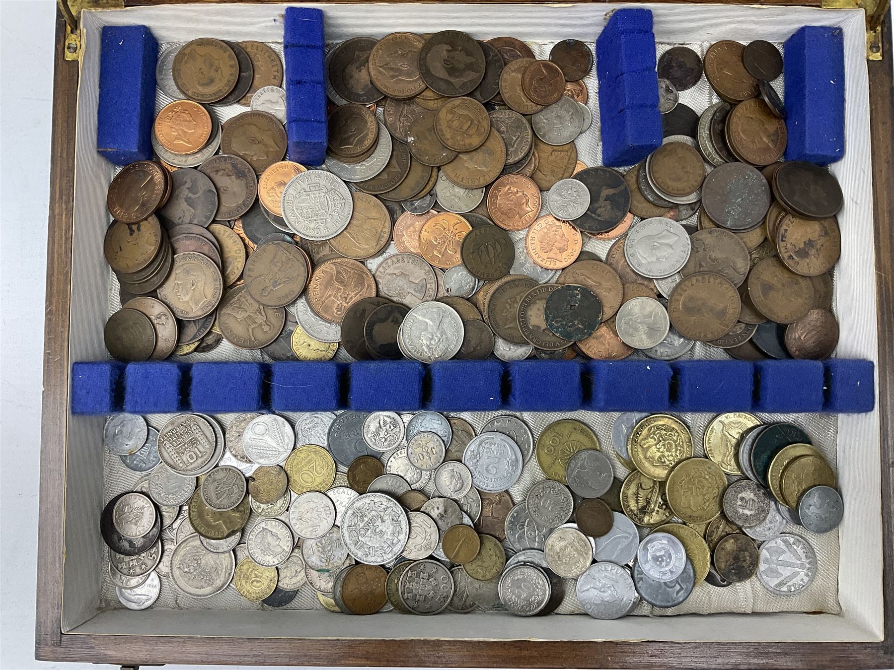 Great British and World coins, including George IIII 1821 crown, Queen Victoria 1887 shilling, various silver threepence pieces, George III 1805 Irish penny, pre-Euro coinage etc