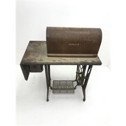 Singer treadle sewing machine, cast iron base 