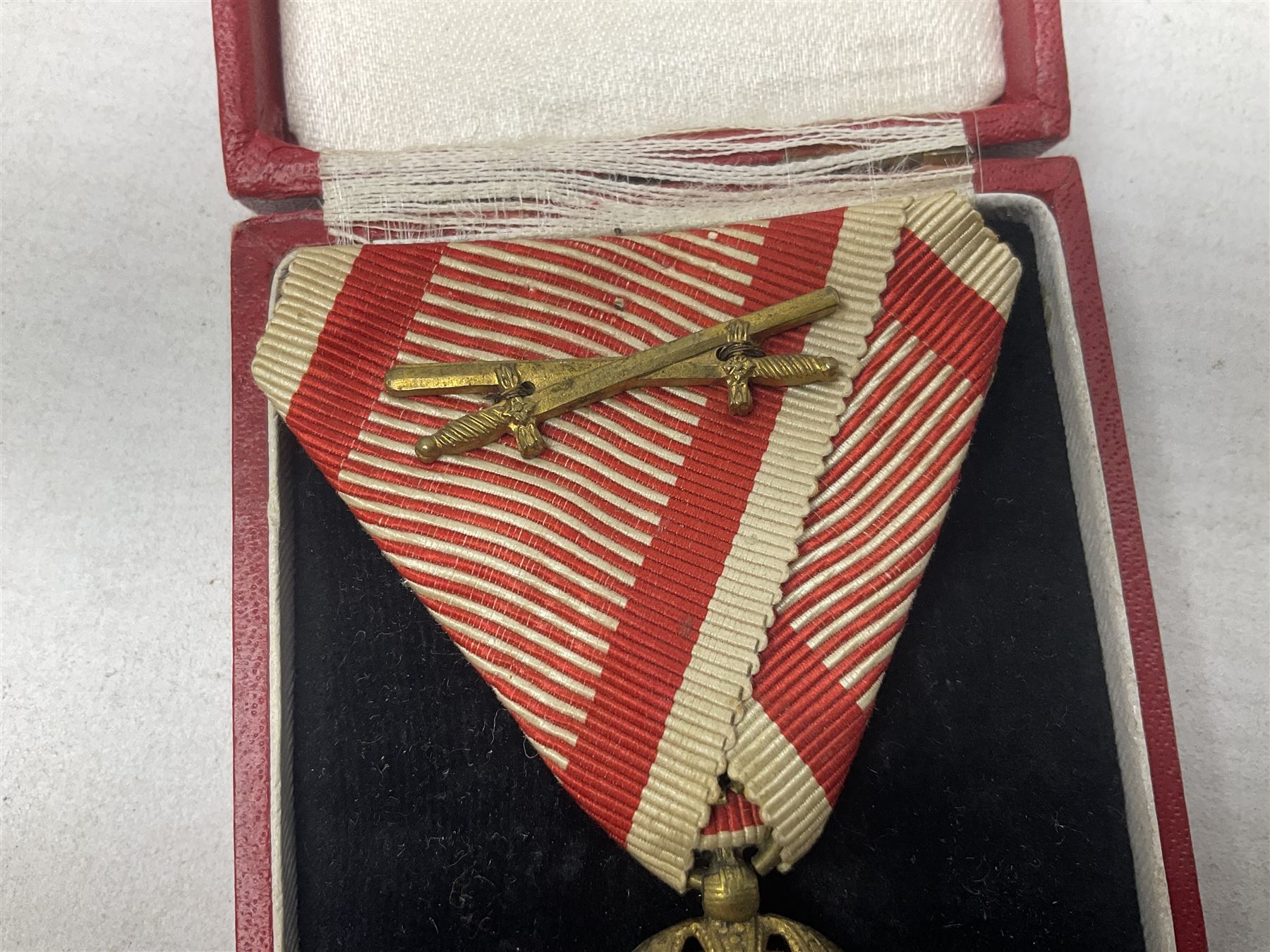 WW1 Austrian gilded bronze grade Military Service medal with crossed ...