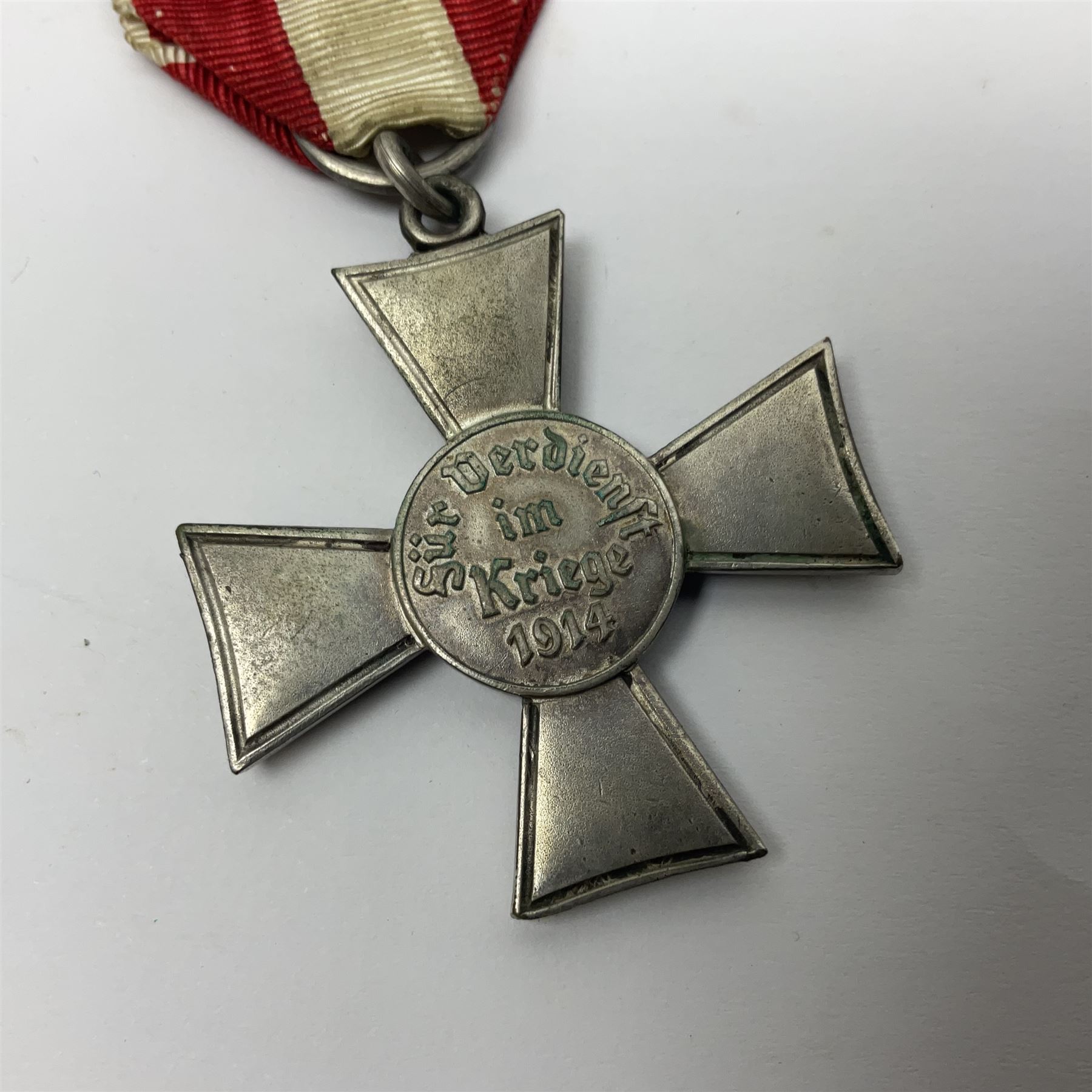 WWI Imperial German Hanseatic Cross for Hamburg; and Marine Corps 1914-18 Cross with four clasps for Durchbruchsschlacht, Ypern, Yser and Antwerpen; both with ribbons (2)