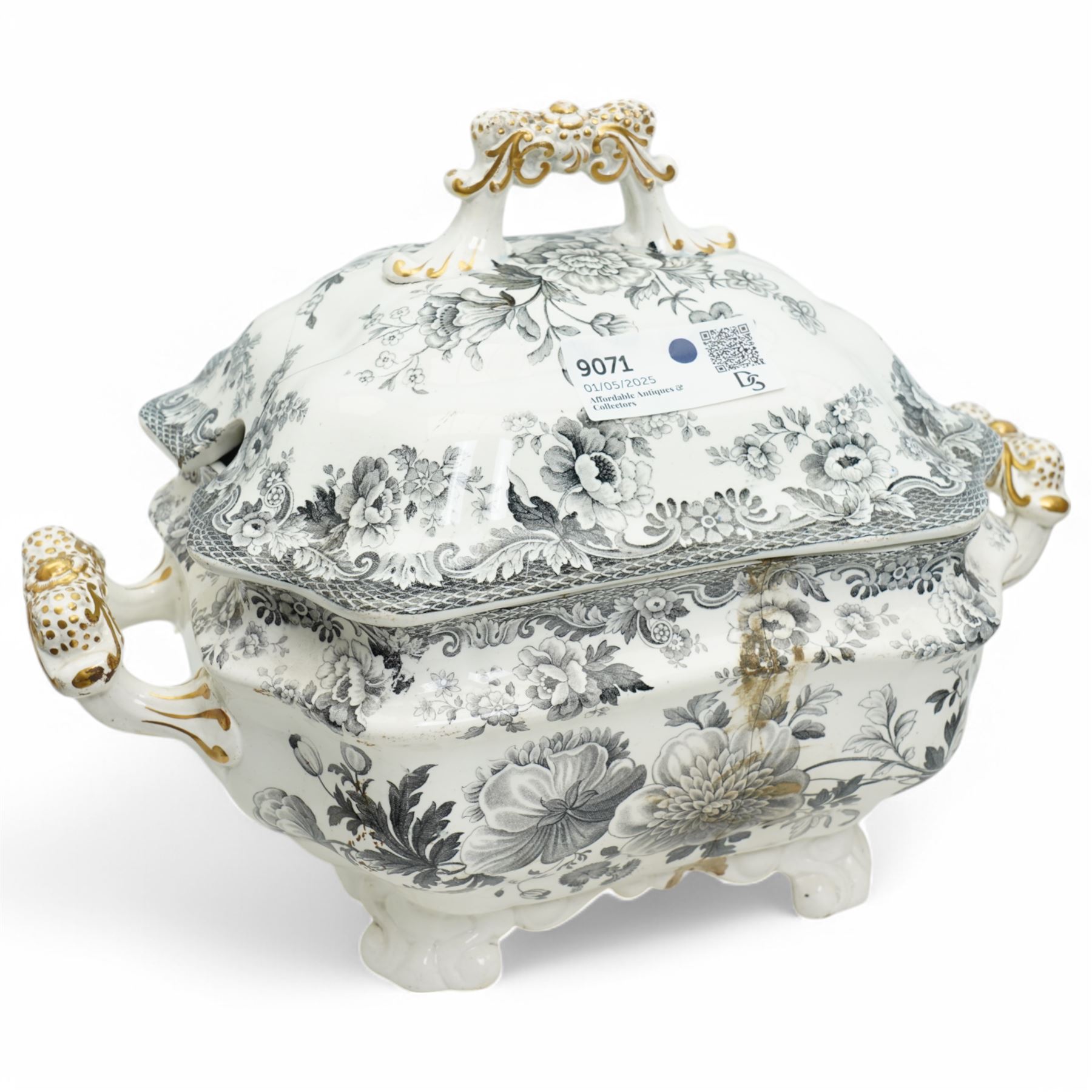 Pair of early 19th century Davenport oval dishes printed with the Chinese Garden pattern,  Copeland & Garrett late Spode soup tureen and an Amherst Japan punch bowl