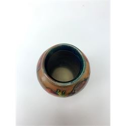 A Moorcroft flambe vase, decorated in the Anemone pattern, with impressed marks beneath, H10.5cm. 